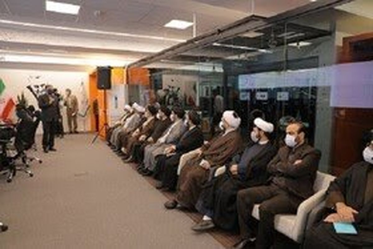 بازدید رؤسای نهاد نمایندگی مقام معظم رهبری در دانشگاه های تهران از مرکز مانیتورینگ همراه اول
