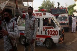 یک کشته و ۱۵ زخمی در نتیجه انفجار بمب در پاکستان