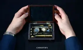 حراج میکروسکوپ چارلز داروین به قیمت پایه 350 هزار پوند