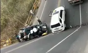 نصف شدن پل حادثه آفرید/ ویدئو