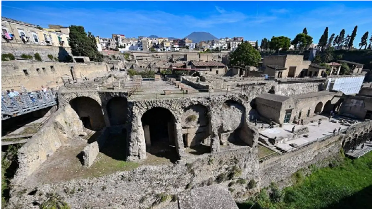 کشف اسکلت تقریبا ۲هزار ساله در زیر گدازه های آتشفشان