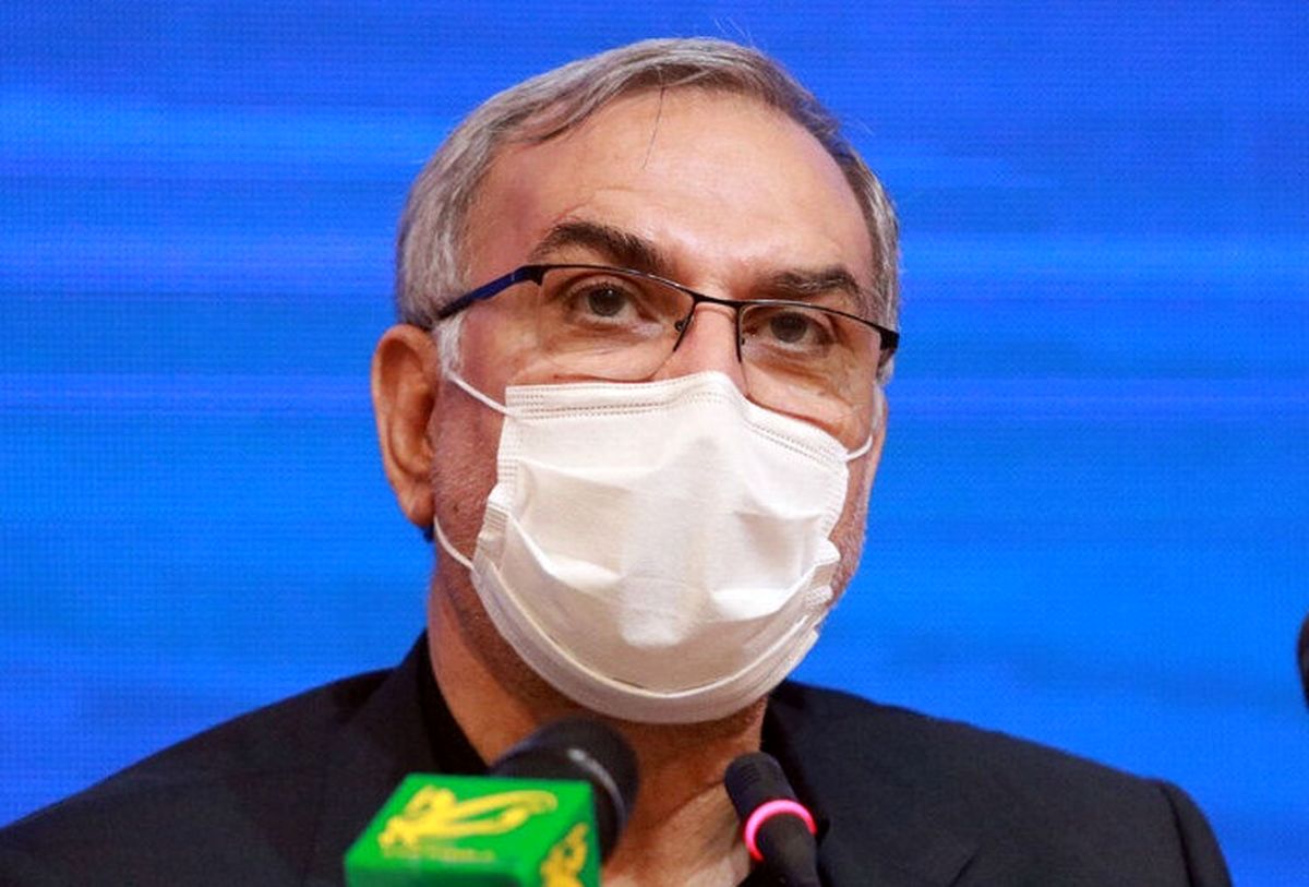 وزیر بهداشت: مراجع تقلید واکسیناسیون کرونا را لازم میدانند