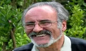 آقای گُله، ما را در این «کندو» اسیر کرده اند!/ مروری بر کارنامه کارگردانی که در ۳۰ مهر ۱۳۸۴ در انزوایی خودخواسته درگذشت