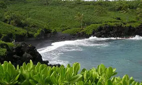 سواحلی عجیب با شن‌ هایی خارق‌ العاده