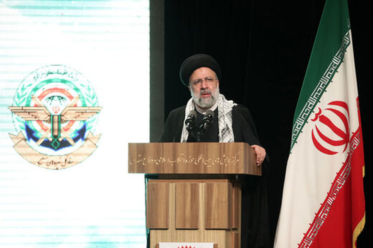 رییسی: وقتی مرشد اشعار توحیدی میخواند، انسان را به یاد خدا و اولیای خدا میاندازد / بازوبند پهلوانی، هفتمین بار بر بازوی پهلوان باشی