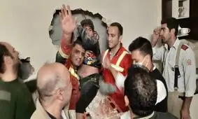 شیوه جالب نجات دو نوجوان سقوط کرده به درز انقطاع ۲ ساختمان/ ویدئو