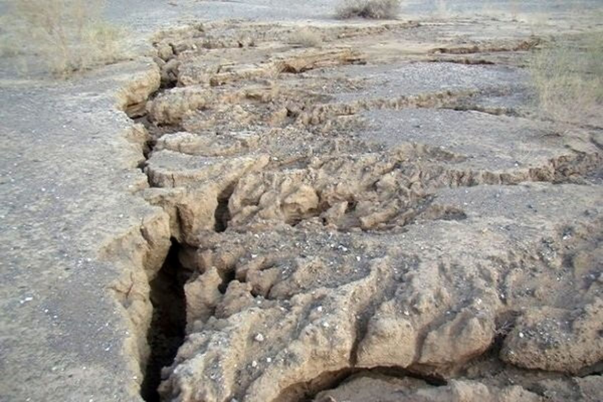 تهران سالانه ۱۸ تا ۲۵ سانتی نشست میکند؛ اتوبان تهران -قم، خطوط انتقال گاز و آب در معرض تخریب