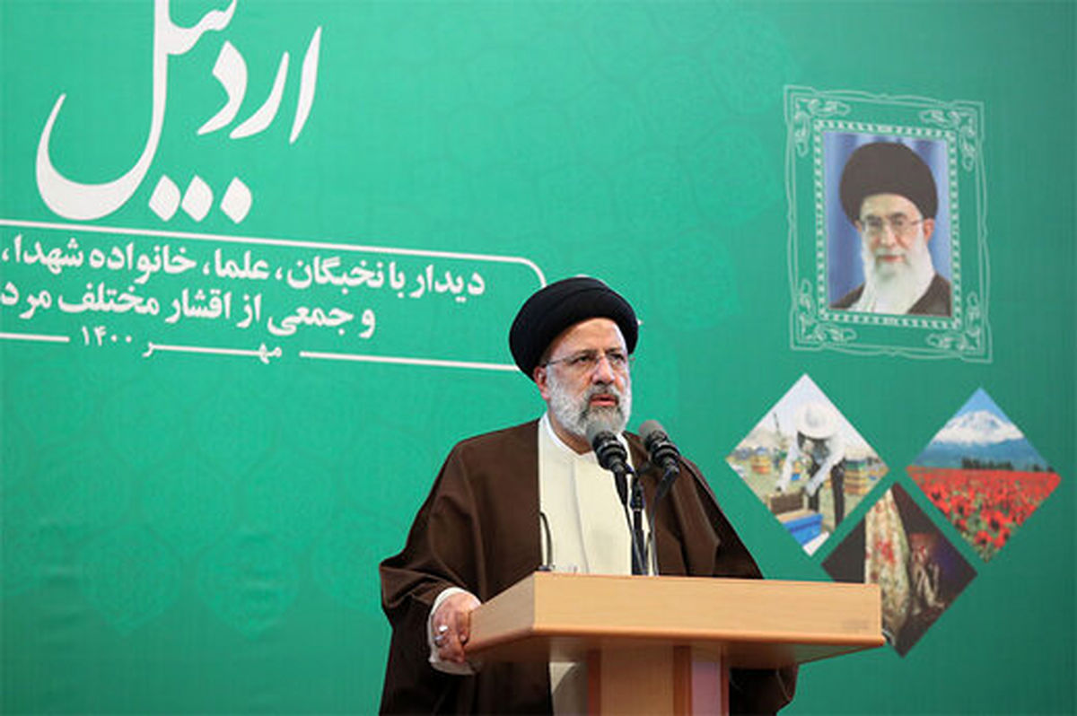 تکرار اشتباهات لفظی رئیسی، اعتماد به نفس او را کاهش می دهد/ «نظریه برقگیر» کمک کننده است؟