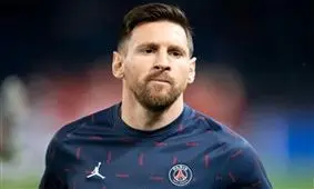 تلاش پلیس برای محافظت از مسی برابر جیمی جامپ/ عکس