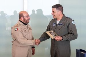 سفر فرمانده نیروی هوایی امارات به اراضی اشغالی همزمان با برگزاری رزمایش "پرچم آبی"