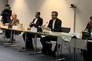 نمایندگی ایران در بروکسل: لغو تحریم‌ها؛ محور رایزنی باقری و مورا