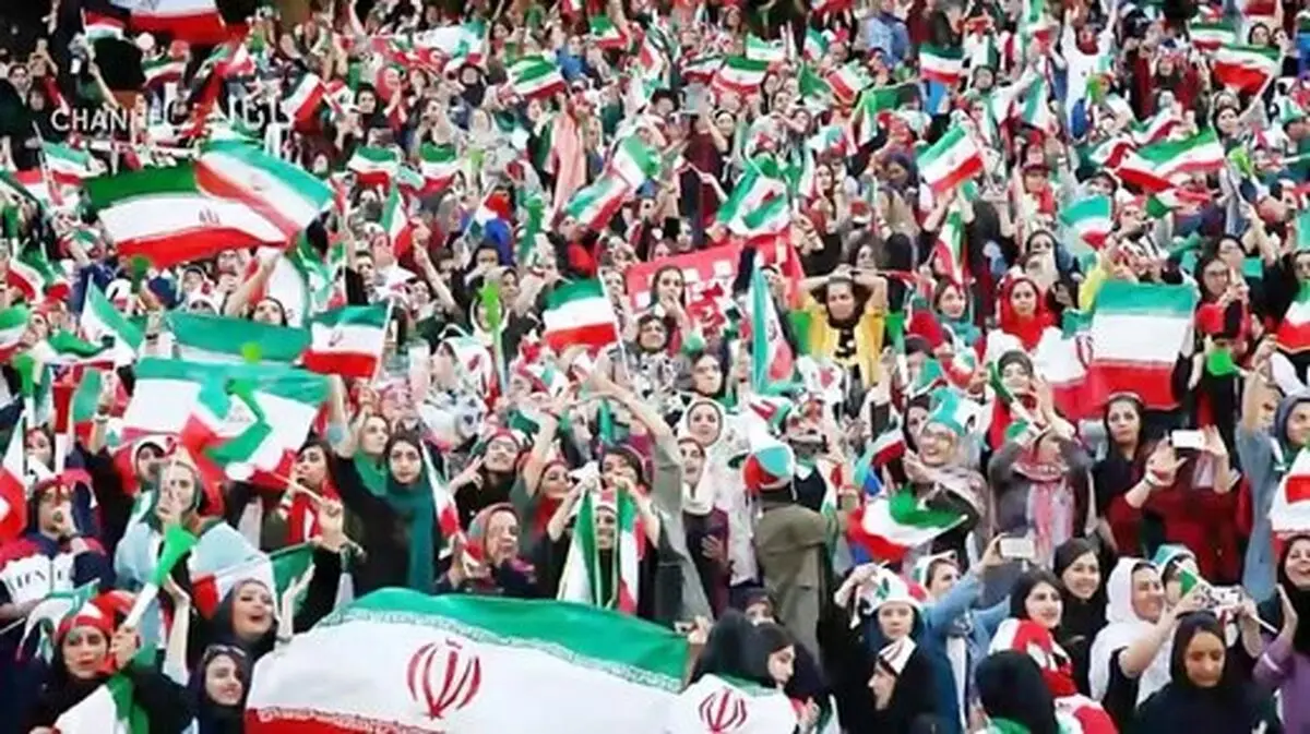 کامرانی فر: طرح ورود زنان به استادیوم در مجلس بررسی می‌شود