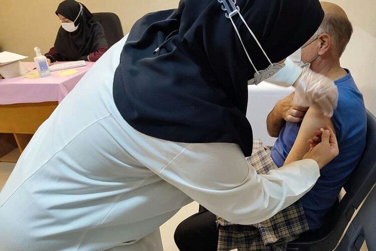 دانشگاه علوم پزشکی قم: شایعات پیرامون واکسن خندهدار و مضحک است/ ۹۰ درصد فوتیهای کرونایی قم واکسن نزدند