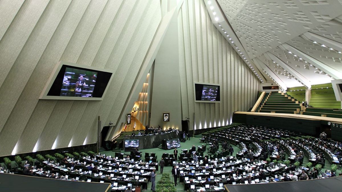 بررسی عملکرد روحانی در ستاد مقابله با کرونا در دستور کار مجلس