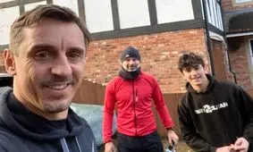 پسربچه ای که اختلال وسواس فکری-عملی خود را به شغلی مرتبط با سلبریتی ها تبدیل کرد