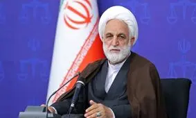عبارت «من آیت‌الله نیستم» محسنی‌اژه‌ای راه را بر چاپلوسان می بندد/ مهم‌تر از سد راه چاپلوسان بودن، دوری از پدیده «چاپلوس‌پروری» است
