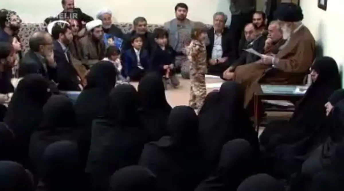 فیلم/ سوال فرزند شهید از رهبری: اگر امام زنده بود از ایشان چه میخواستید؟ +" پاسخ حضرت آقا"