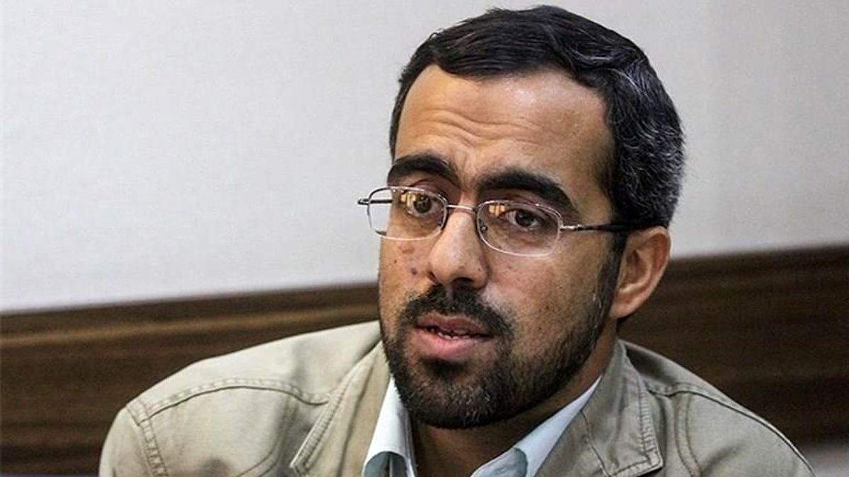 توضیحات ایزدخواه درباره اظهار نظرش در مورد برخی نمایندگانی که «نمی دانند به چه رأی میدهند»