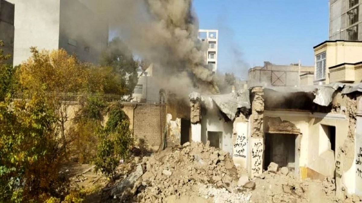 خانه تاریخی مشکاتیان در آتش سوخت