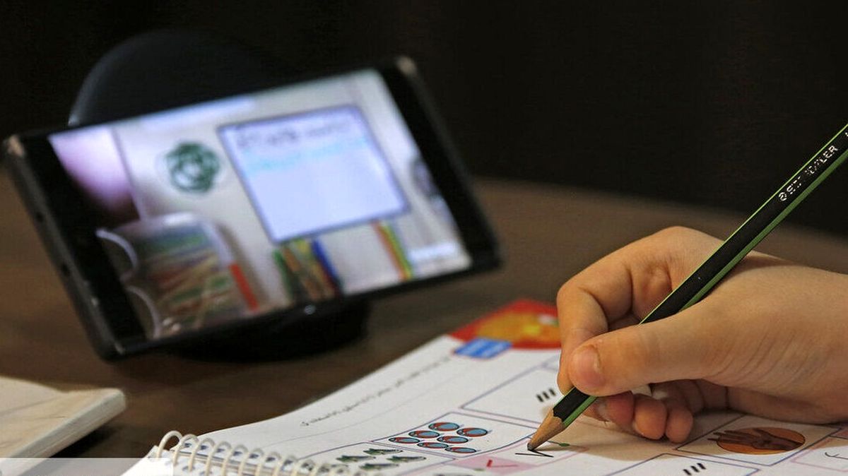 ۳۰ درصد دانشآموزان به وسایل هوشمند ارتباطی یا اینترنت دسترسی ندارند