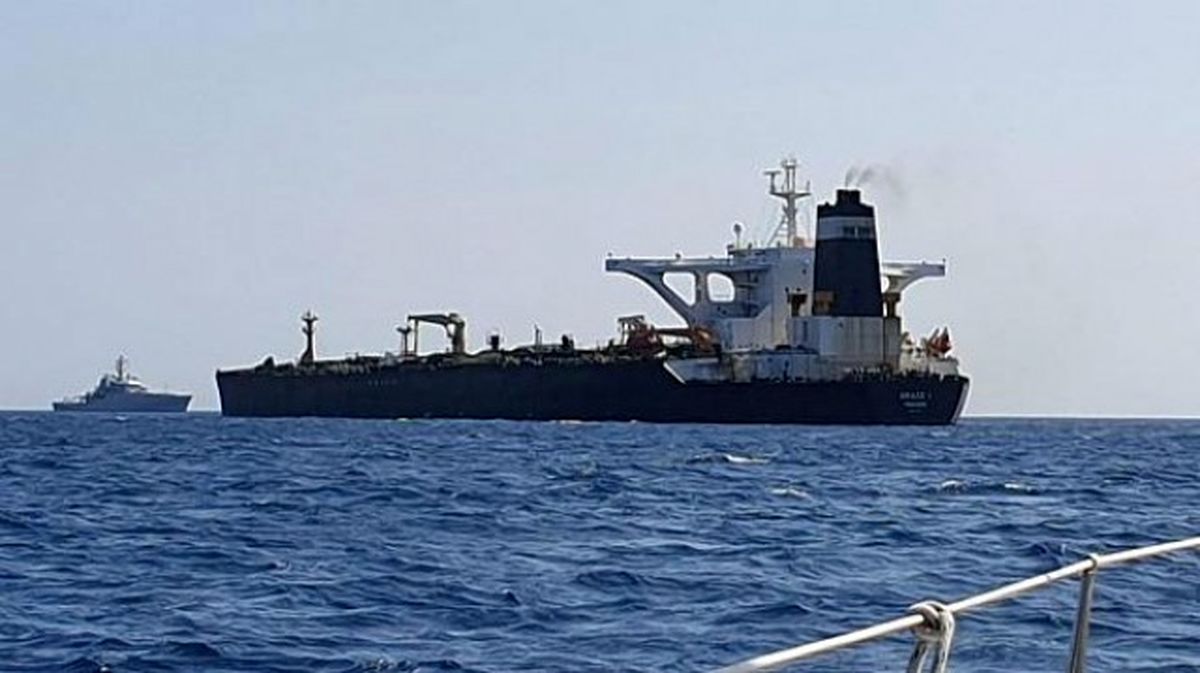 روایت نیویورک تایمز از توقیف نفتکش حامل نفت ایران توسط سپاه