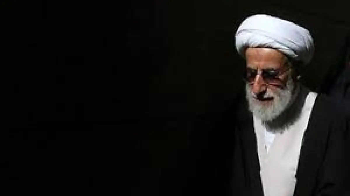 آیت‌الله جنتی در مسجد جمکران: گرسنه خوابیدن افراد برای نظام ننگ است