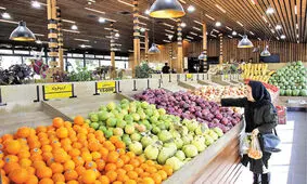 تهرانی ها سیب و خربزه را جایگزین میوه های گران تر کردند