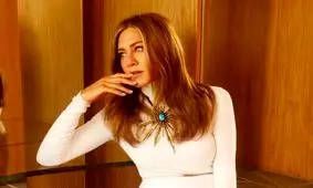 انصراف جنیفر انیستون از حضور در امی/ مثل نوزادها قدم برمی دارم