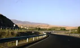 فوران نفت از بزرگراهی در بندرلنگه صحت ندارد