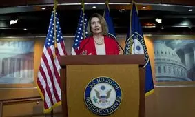 نانسی پلوسی خیز احتمالی ترامپ برای قدرت را مسخره کرد