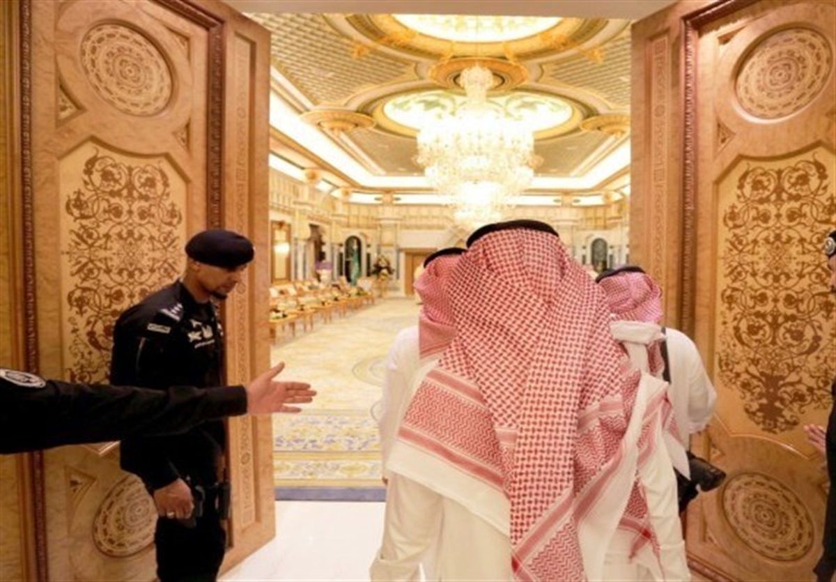 بلومبرگ: آل سعود پنجمین خانواده‌ ثروتمند جهان است