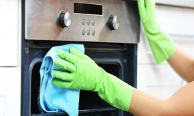 چگونه سینی فر را تمیز کنیم؟