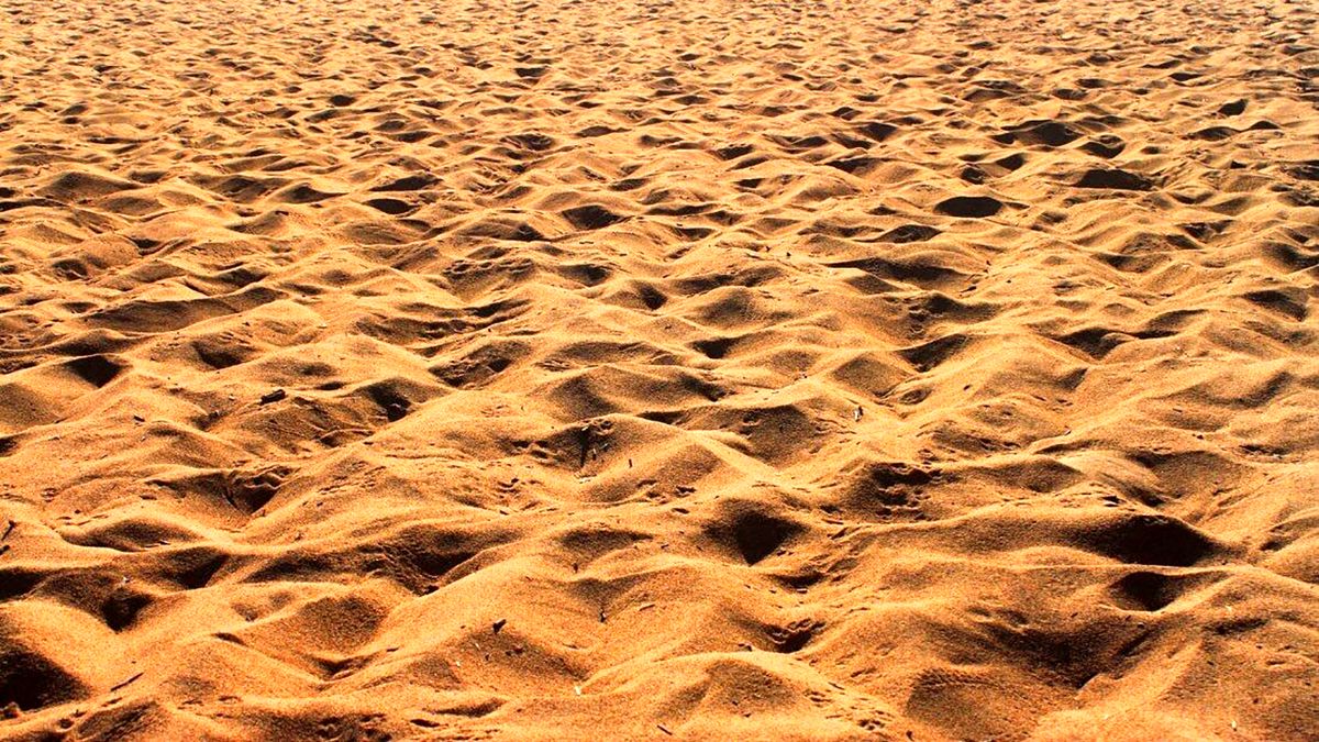 جوشیدن عجیب خاک در روستای هلیله/ ویدئو