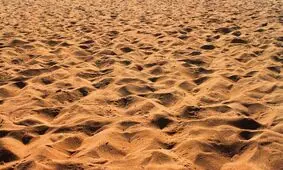 جوشیدن عجیب خاک در روستای هلیله/ ویدئو