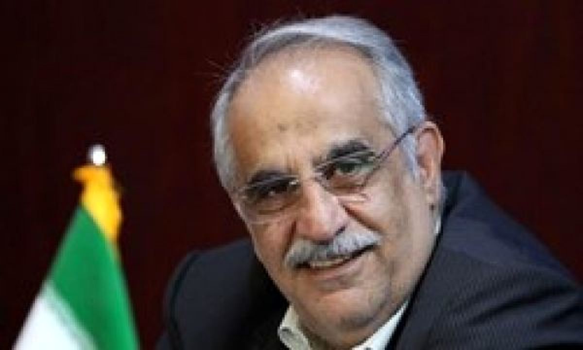 وزیر امور اقتصاد و دارایی:از کاهش سود بانکی حمایت می‌کنیم