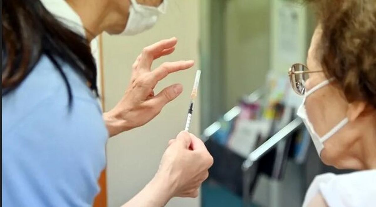 آغاز تزریق دوز تقویتی واکسن کرونا به سالمندان ژاپنی از ۲۰۲۲