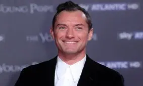 جود لا همبازی سلنا گومز می شود