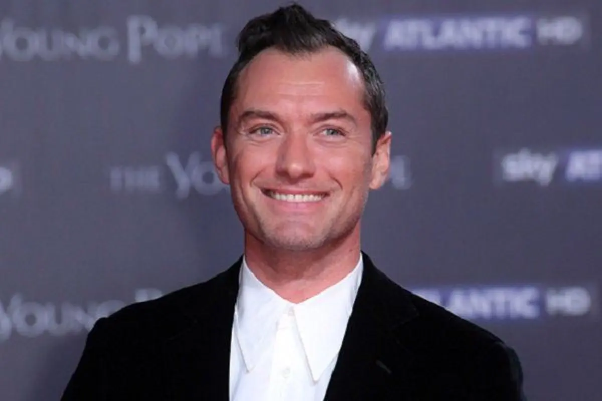 جود لا همبازی سلنا گومز می شود