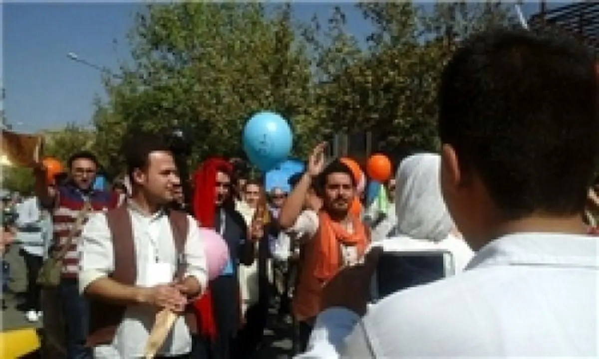 جشنواره بین‌المللی تئاتر خیابانی مریوان آغاز شد