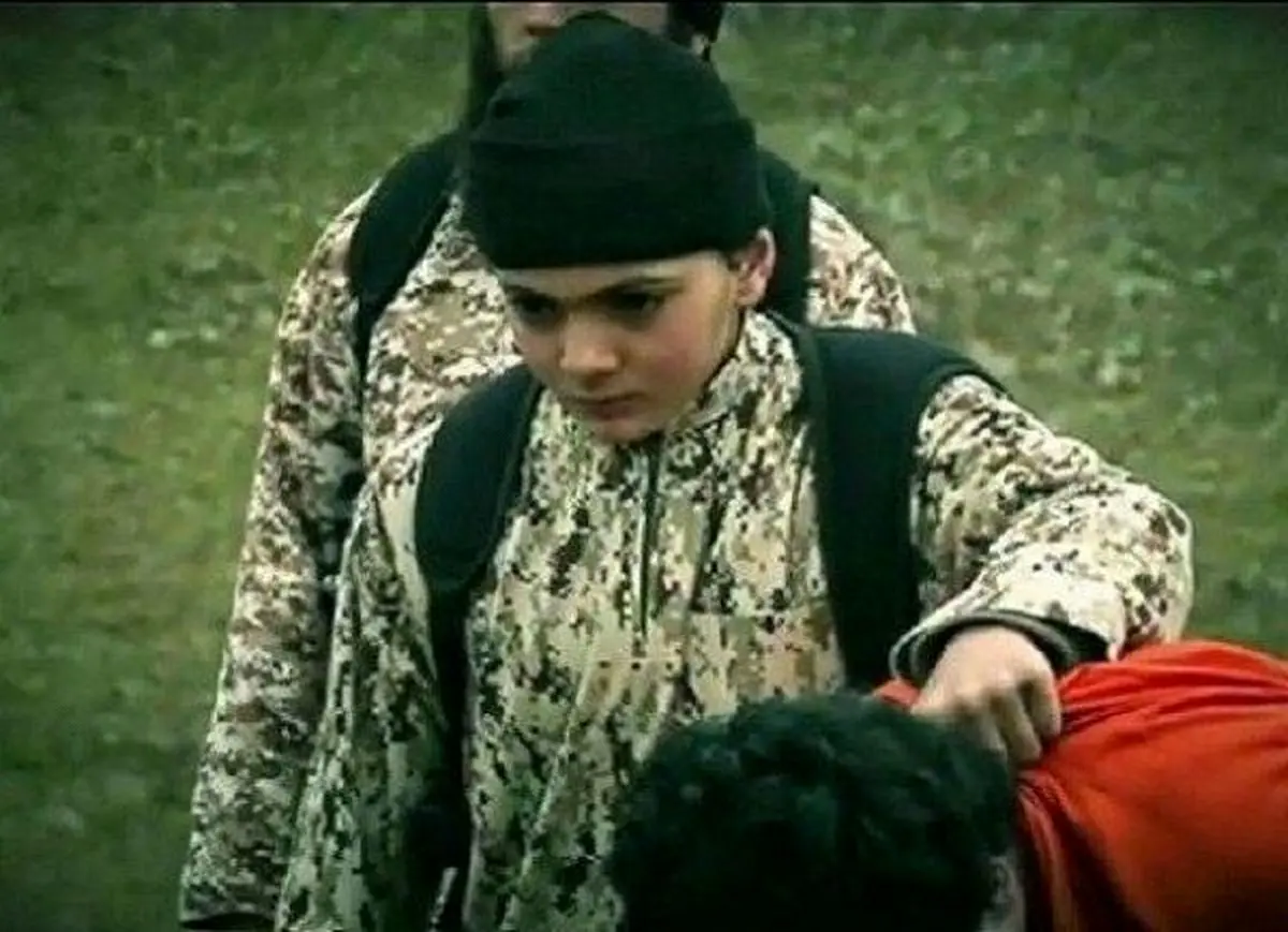 بازداشت نوجوان داعشی که سر می‌برید