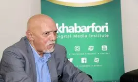 مهدی طالقانی: پدرم اگر در این دوران زنده بود خودکشی می کرد/بزرگترین ایراد پدر این بود که اهل تشریفات نبود/آیت الله طالقانی معتقد بود روحانیت باید خودش را از مناصب سیاسی دور نگه دارد