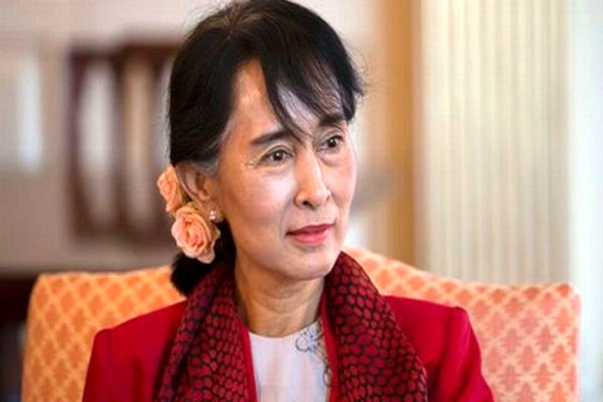 جایزه صلح نوبل را از رهبر میانمار را پس بگیرید