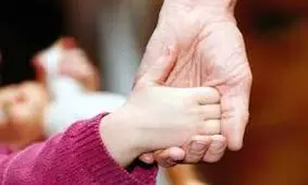 شرایط اعطای فرزند به دختران مجرد