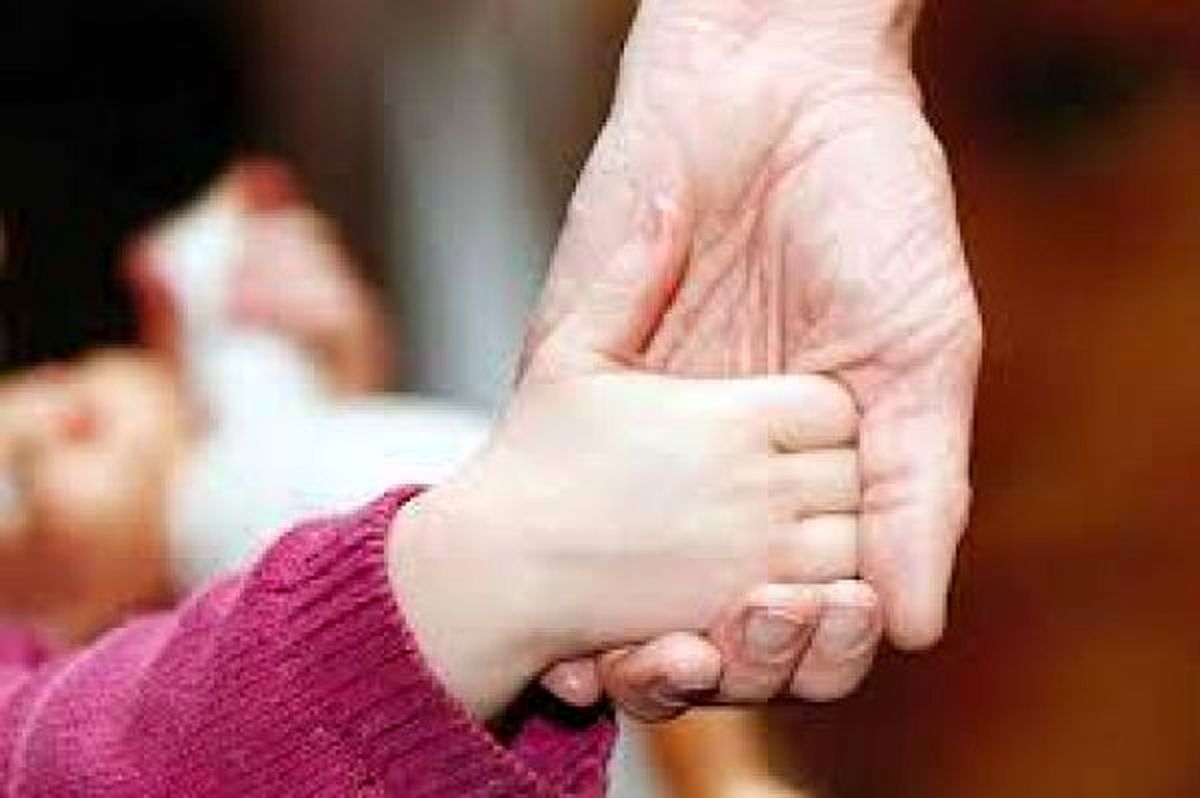 شرایط اعطای فرزند به دختران مجرد
