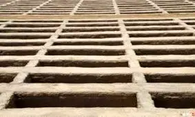 دزدها به قبرستان رسیدند