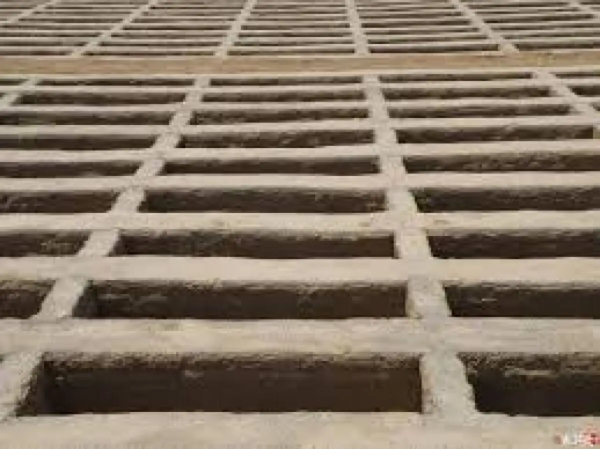 دزدها به قبرستان رسیدند