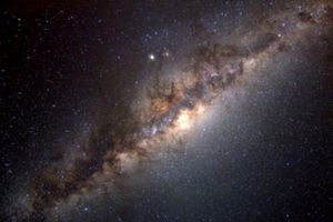 تغییر شکل کهکشان‌ها به خاطر انفجار ستاره‌ای