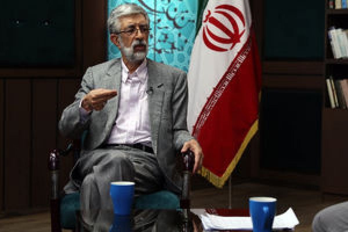 تشبیه عجیب حداد عادل درباره احمدی‌نژاد