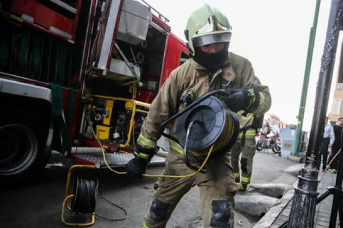 مجتمع تجاری کوروش تهران دچار حریق شد