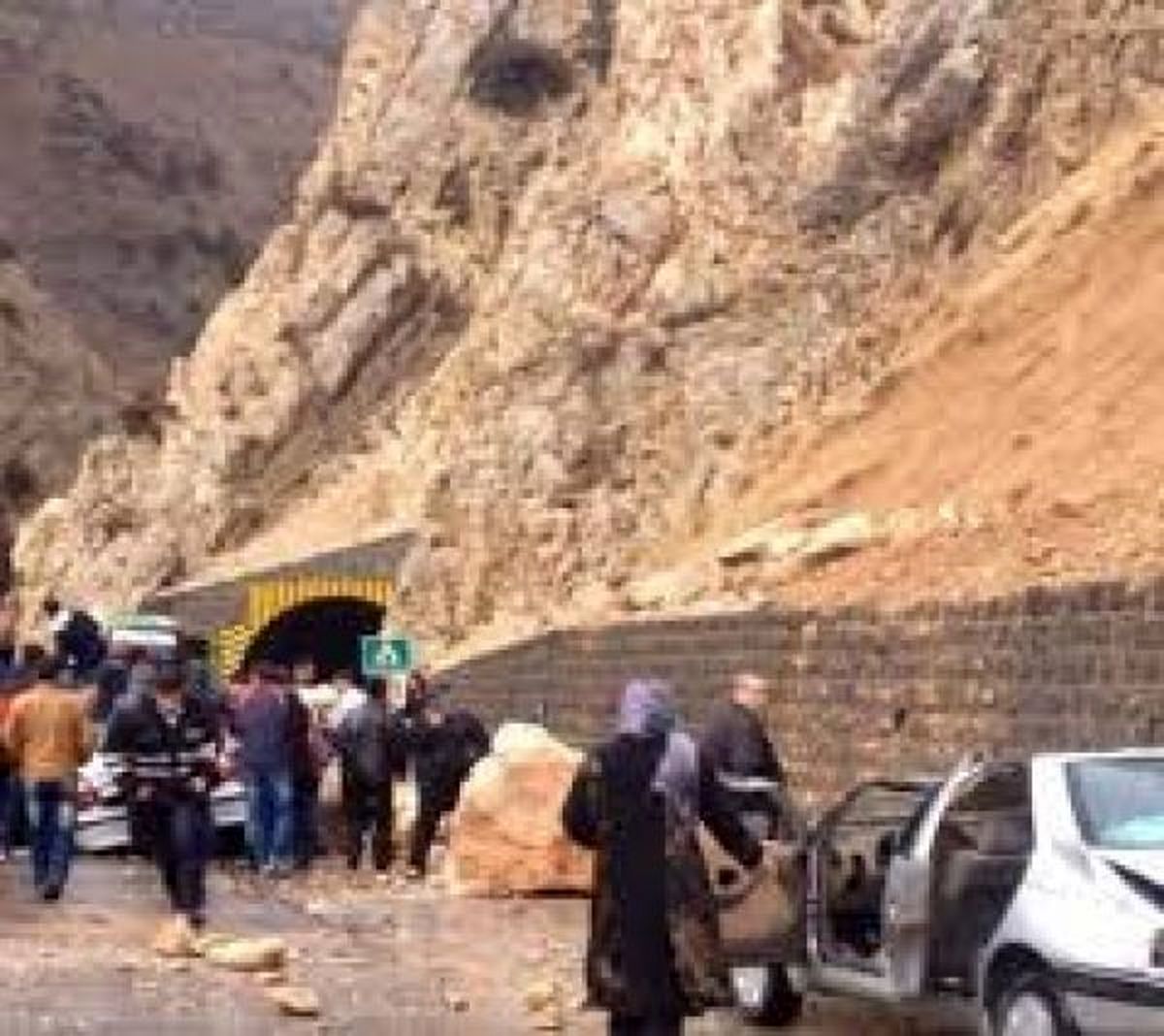 ۲ کشته در ریزش تونل گردنه چری در شهرستان کوهرنگ